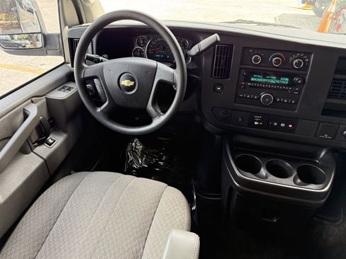 Used 2017 Chevrolet Express 3500 LT w/ LT Preferred Equipment Group RWD image 20