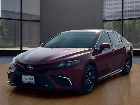 Used 2023 Toyota Camry SE image 9