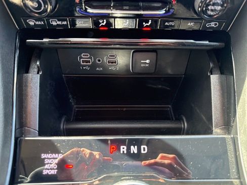 Used 2023 Jeep Grand Cherokee L Limited w/ Black Appearance Package image 35