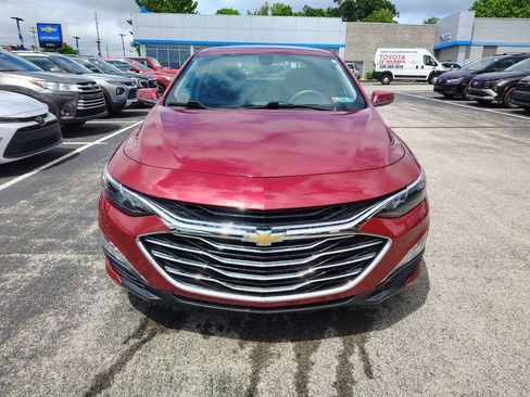 Used 2019 Chevrolet Malibu LT FWD image 2
