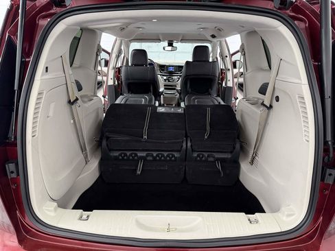 Used 2017 Chrysler Pacifica Touring-L image 26