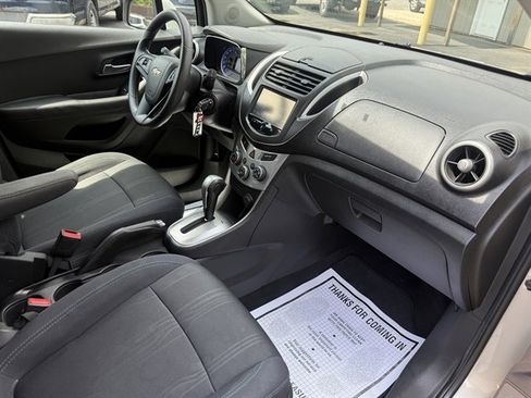 Used 2016 Chevrolet Trax LT AWD/4WD image 38