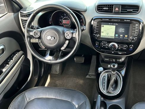 Used 2016 Kia Soul + w/ Primo Package FWD image 15