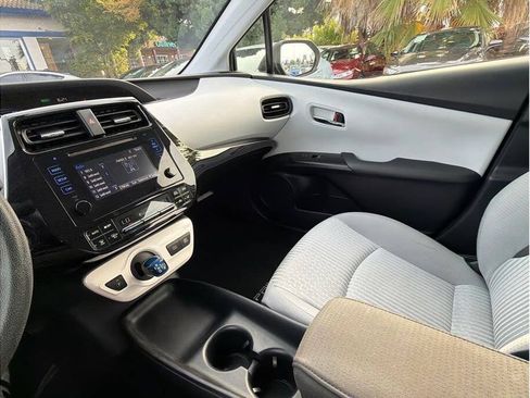 Used 2016 Toyota Prius Two FWD image 13