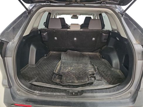 Used 2019 Toyota RAV4 XLE image 12