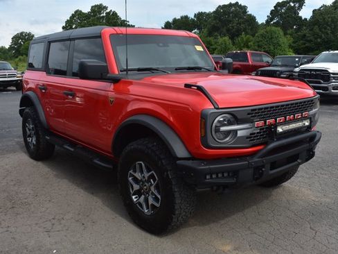 Used 2024 Ford Bronco Badlands AWD/4WD image 3