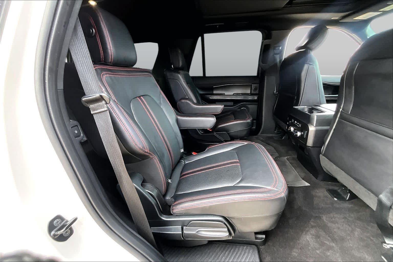 Used 2019 Ford Expedition Limited w/ Equipment Group 303A RWD image 21