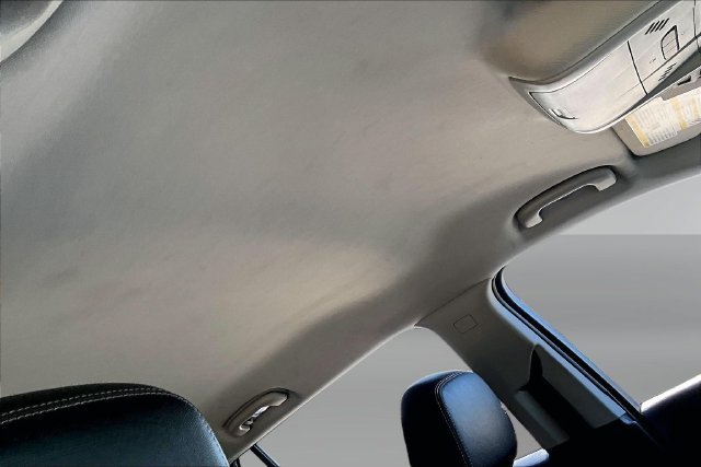Used 2024 GMC Terrain SLT w/ LPO, Floor Liner Package FWD image 22