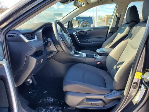 Used 2020 Toyota RAV4 LE w/ Carpet Mat Package image 14