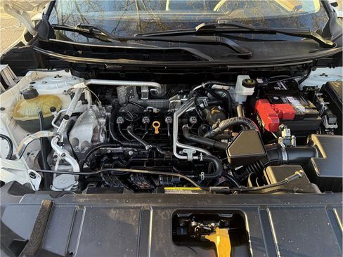 Used 2021 Nissan Rogue SV image 15