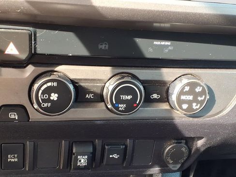 Used 2020 Toyota Tacoma SR5 image 22