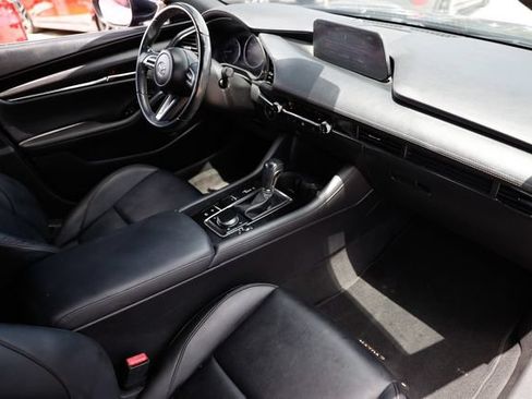 Used 2020 MAZDA MAZDA3 Hatchback w/ Preferred Package FWD image 19