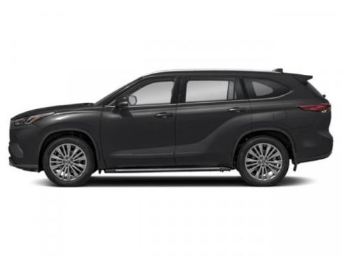 New 2026 Toyota Highlander Platinum image 4