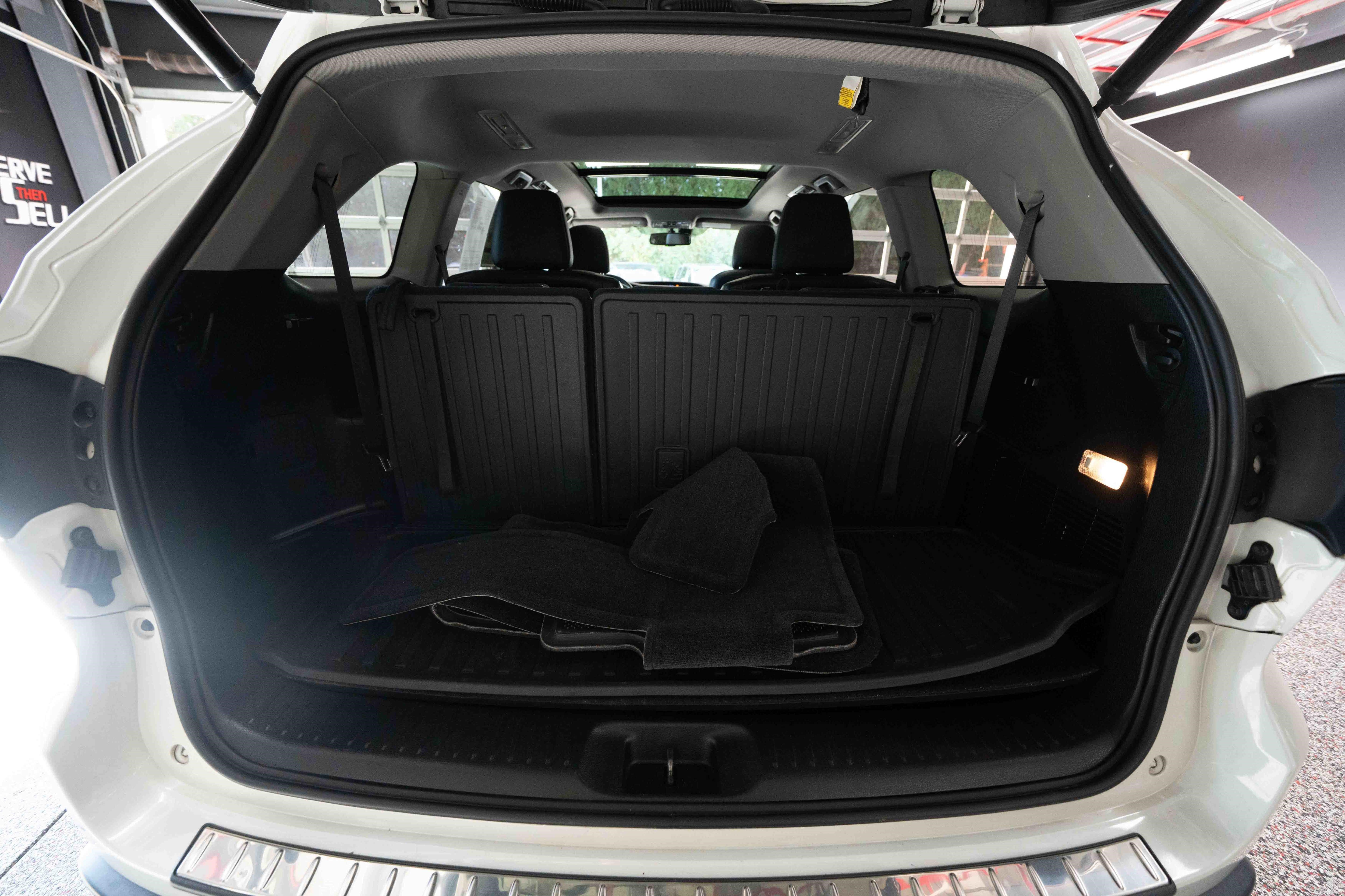 Used 2014 Toyota Highlander Limited Platinum AWD/4WD image 28