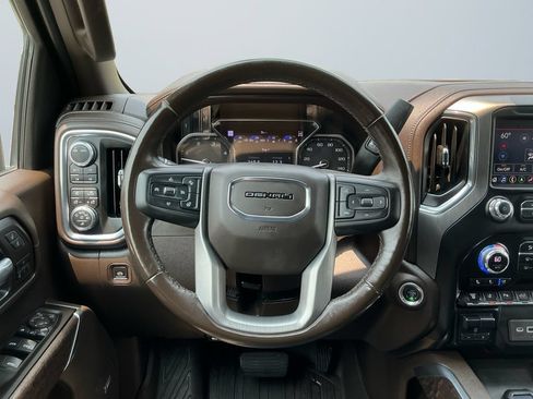 Used 2021 GMC Sierra 3500 Denali w/ Denali Ultimate Package AWD/4WD image 12
