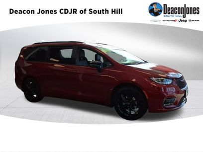 New 2026 Chrysler Pacifica Select