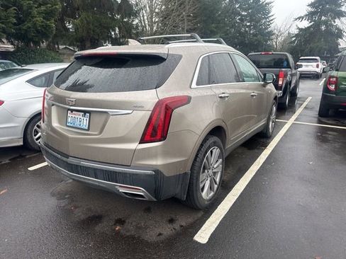Used 2022 Cadillac XT5 Premium Luxury w/ Technology Package image 3