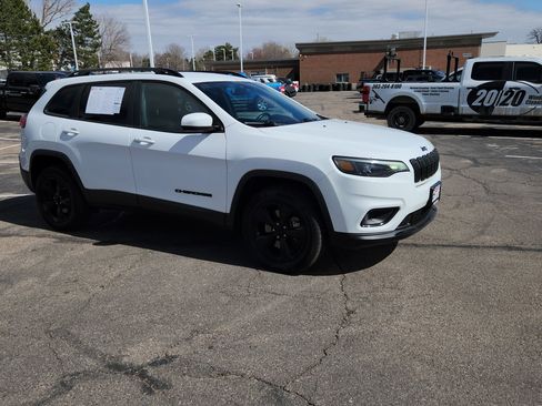 Used 2019 Jeep Cherokee Altitude image 18
