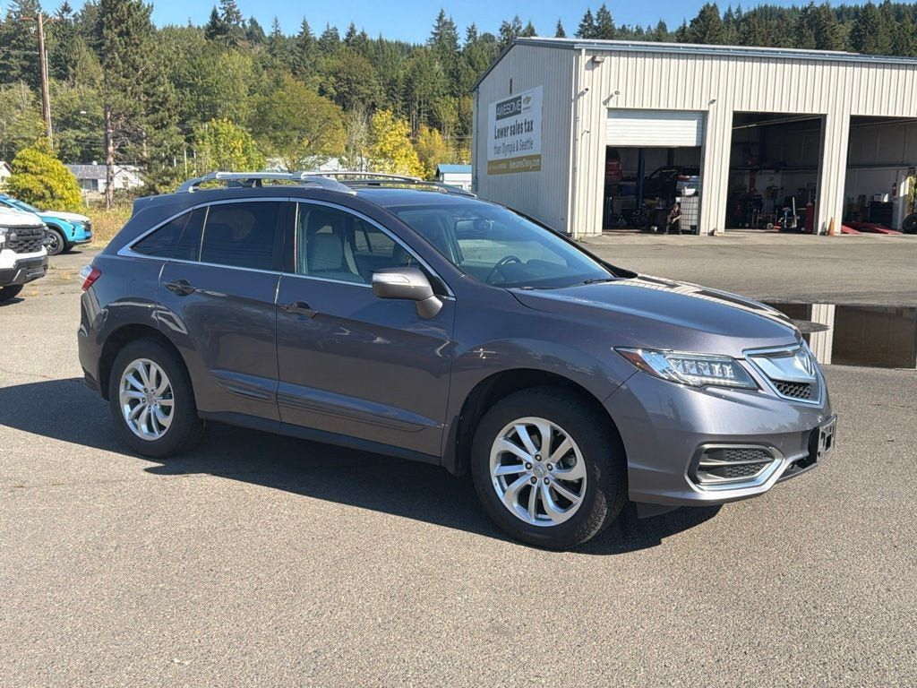 Used 2017 Acura RDX w/ Tech & AcuraWatch Plus Pack AWD/4WD image 3