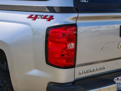 Used 2018 Chevrolet Silverado 2500 LT w/ LT Convenience Package image 11