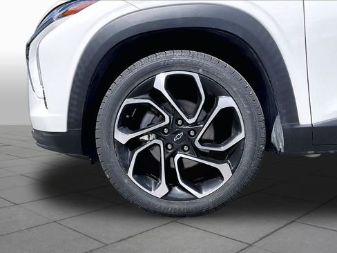 Used 2024 Chevrolet Trax RS w/ Sunroof Package FWD image 10