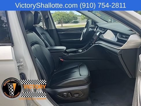 Used 2023 Jeep Grand Cherokee Limited w/ Luxury Tech Group II AWD/4WD image 41