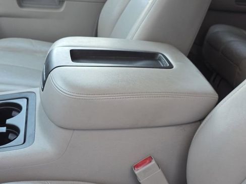 Used 2012 GMC Yukon SLT w/ SLT-2 Equipment Package image 7