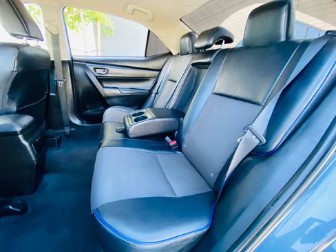 Used 2017 Toyota Corolla SE w/ Carpet Mat Package (TMS) FWD image 30