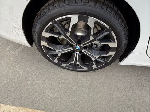 Used 2025 BMW 330i Sedan w/ Premium Package image 5