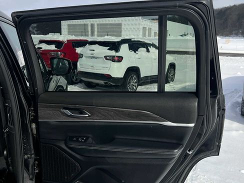 Used 2024 Jeep Grand Cherokee L Limited w/ Black Appearance Package image 31