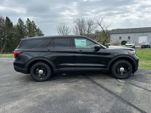 New 2025 Ford Explorer 4WD Police Interceptor image 4