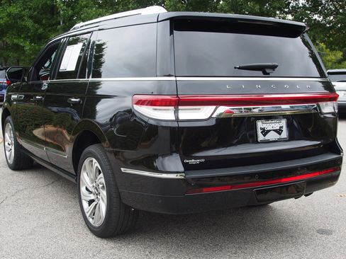Used 2024 Lincoln Navigator Premiere image 6