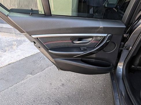 Used 2018 BMW 330i Sedan w/ Convenience Package RWD image 23