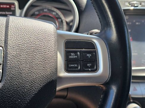 Used 2019 Dodge Journey SE FWD image 18