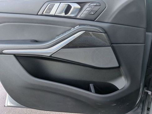 Used 2025 BMW X7 M60i w/ Climate Comfort Package image 15