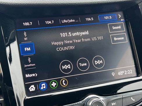 Used 2021 Chevrolet Trax LT w/ LT Convenience Package image 18