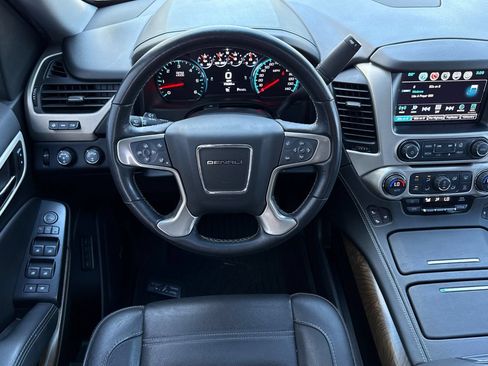 Used 2019 GMC Yukon Denali w/ Denali Ultimate Package AWD/4WD image 14