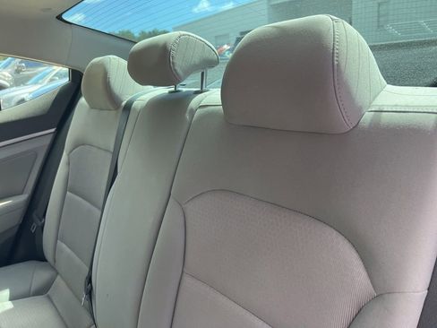 Used 2018 Hyundai Elantra SEL FWD image 11
