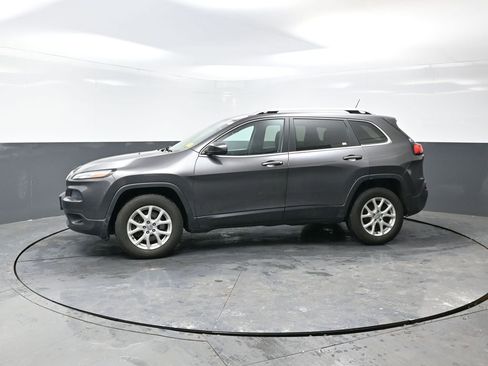Used 2015 Jeep Cherokee Latitude w/ Cold Weather Group image 9