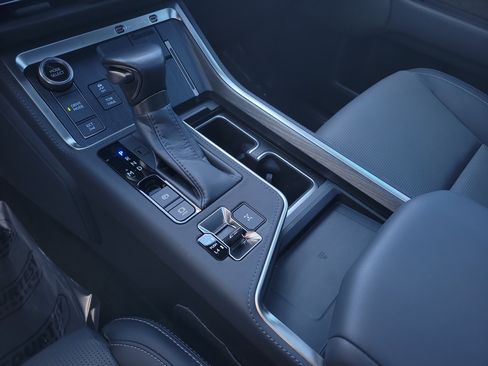 Used 2024 Lexus GX 550 image 17