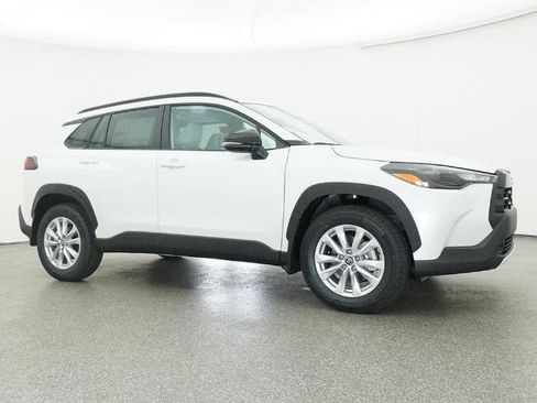 New 2026 Toyota Corolla Cross LE w/ Moonroof Package FWD image 28