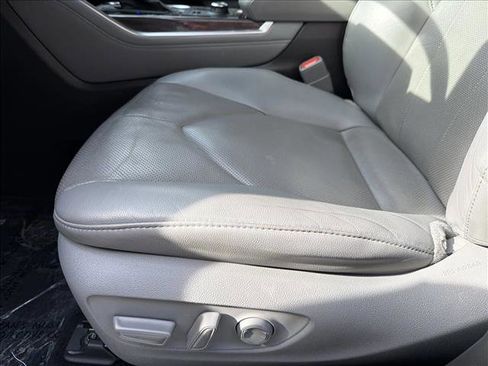 Used 2022 Toyota Highlander Limited image 12