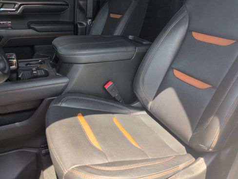Used 2023 GMC Sierra 1500 AT4 w/ AT4 Premium Package AWD/4WD image 24