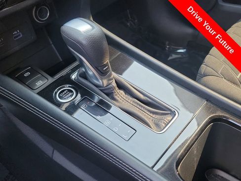 Used 2021 Nissan Kicks SV FWD image 16