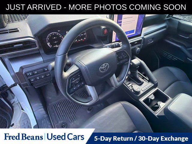 Used 2025 Toyota 4Runner TRD Off-Road Premium AWD/4WD image 11