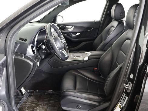 Used 2022 Mercedes-Benz GLC 300 4MATIC w/ AMG Line image 27