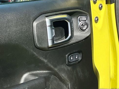 Used 2023 Jeep Wrangler Rubicon image 18