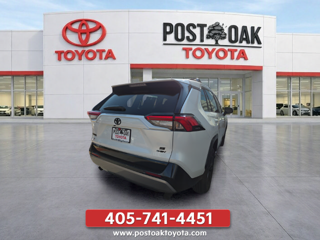 Used 2025 Toyota RAV4 SE AWD/4WD image 6