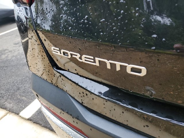 Certified 2025 Kia Sorento SX FWD image 8