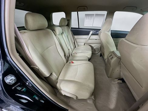 Used 2010 Toyota Highlander 2WD w/ Cold Weather Pkg image 30